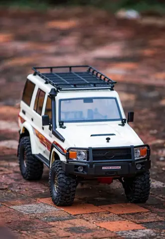Toyota Land Cruiser Lc76