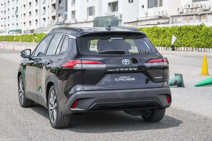 Toyota Ra Mat Mau Xe Moi