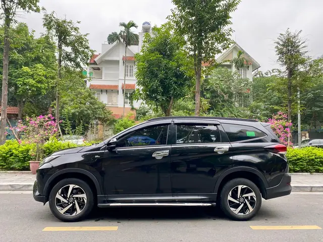 Toyota Rush Màu Đen