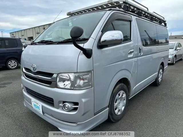 Toyota Van Hiace 2008
