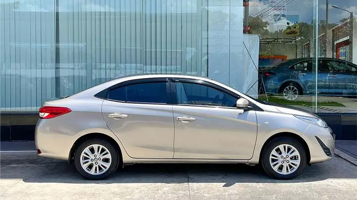 Toyota Vios Màu Bạc