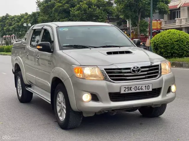 Xe Bán Tải Toyota Hilux 2013