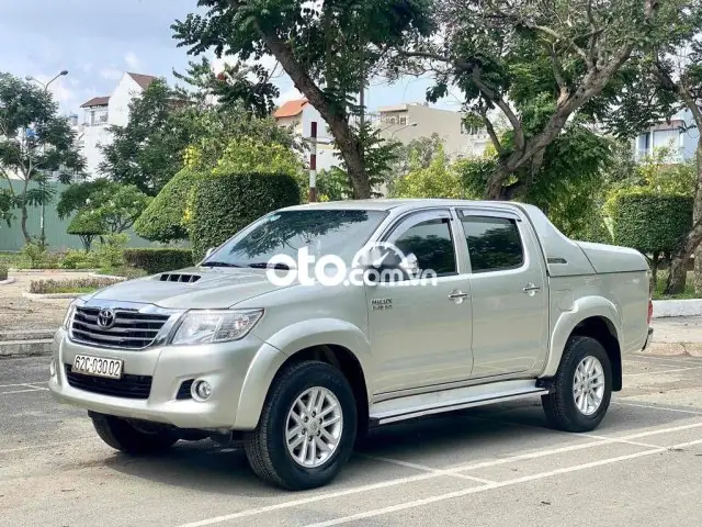 Xe Bán Tải Toyota Hilux 2014
