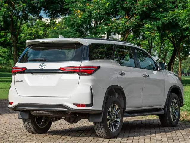 Xe Oto Toyota Fortuner