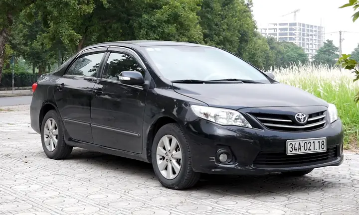 Xe Toyota Altis 2011