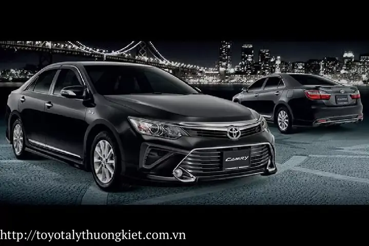 Xe Toyota Camry 2016
