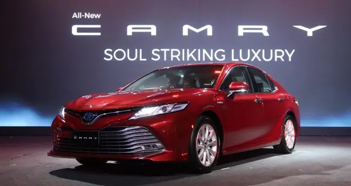 Xe Toyota Camry 2020