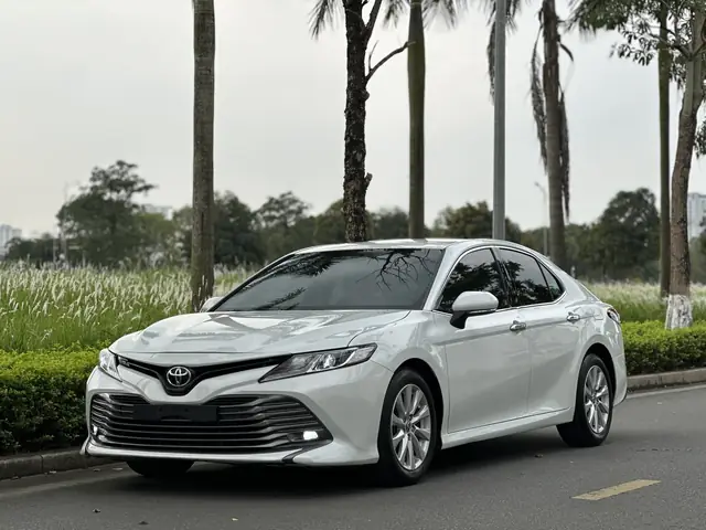 Xe Toyota Camry 2020