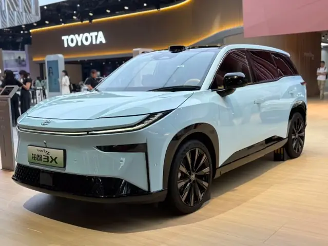 Xe Toyota Có Cửa Sổ Trời Xe Toyota Có Cửa Sổ Trời