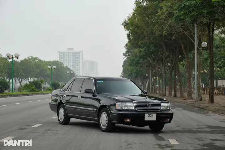 Xe Toyota Crown 1998