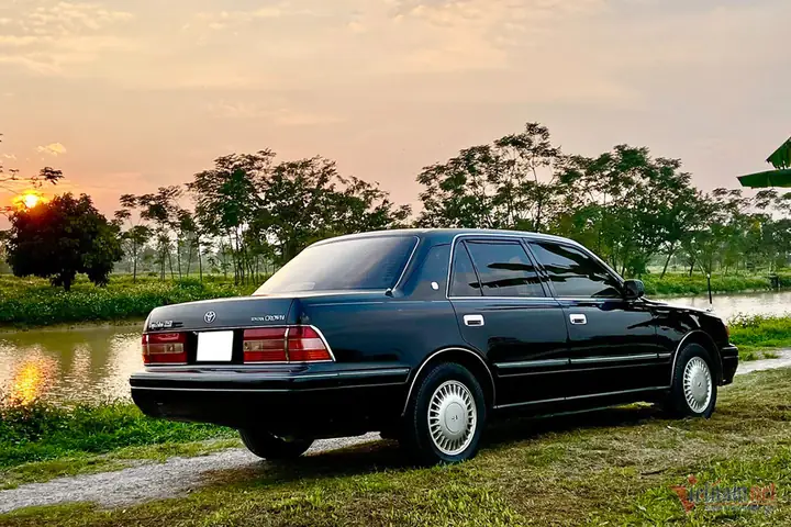 Xe Toyota Crown Cũ