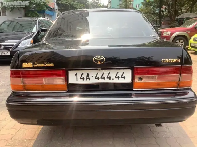 Xe Toyota Crown Cũ