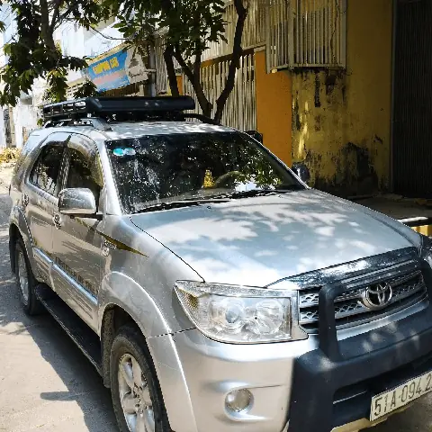 Xe Toyota Fortuner 2010