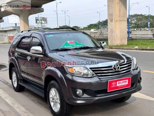 Xe Toyota Fortuner 2012