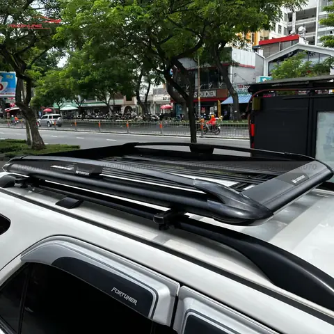 Xe Toyota Fortuner 2014