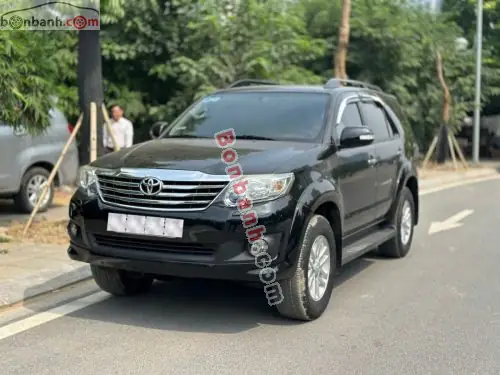 Xe Toyota Fortuner 2014