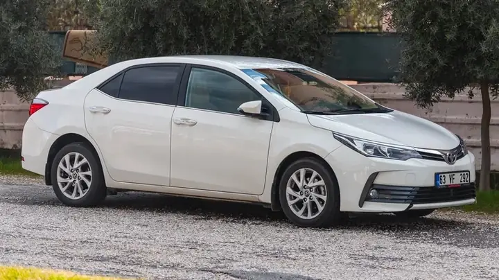 Xe Toyota Giá Rẻ