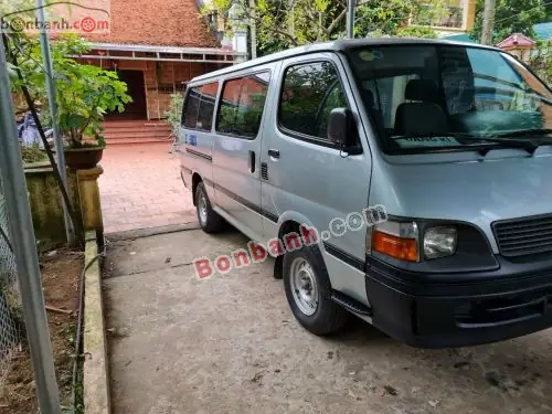 Xe Toyota Hiace 2001
