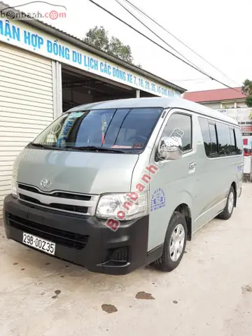 Xe Toyota Hiace 2010