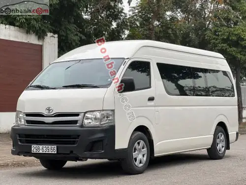 Xe Toyota Hiace 2012