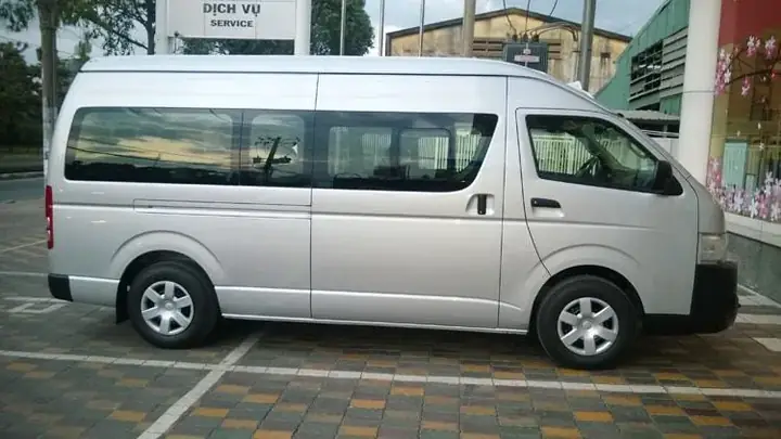 Xe Toyota Hiace 2017