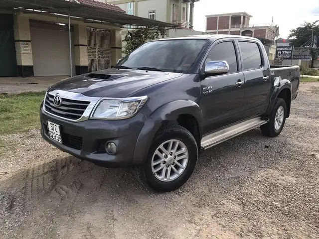 Xe Toyota Hilux 2013