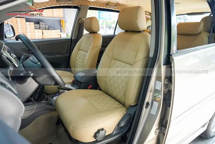 Xe Toyota Innova 2013