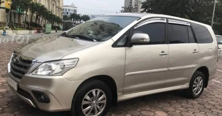 Xe Toyota Innova 2015