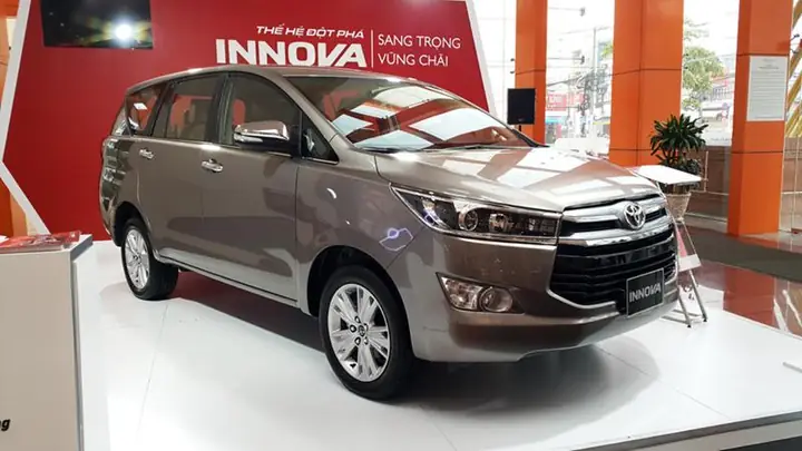 Xe Toyota Innova 2017