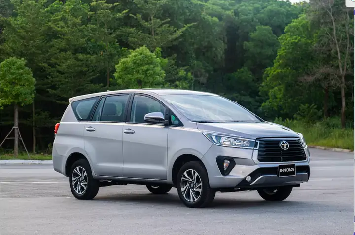 Xe Toyota Innova 2020