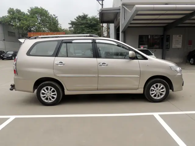 Xe Toyota Innova Cũ