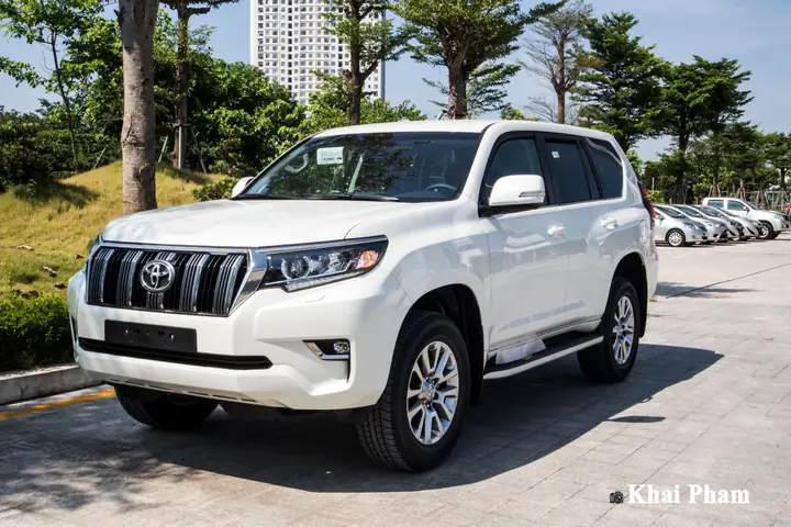 Xe Toyota Land Cruiser Prado 2020