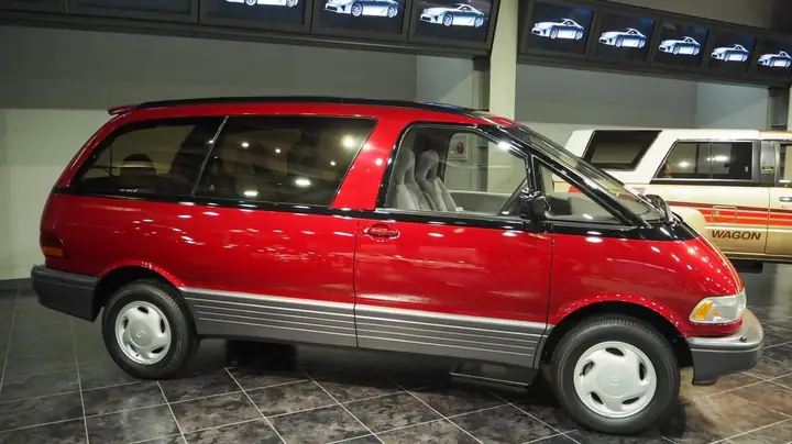 Xe Toyota Previa Cũ