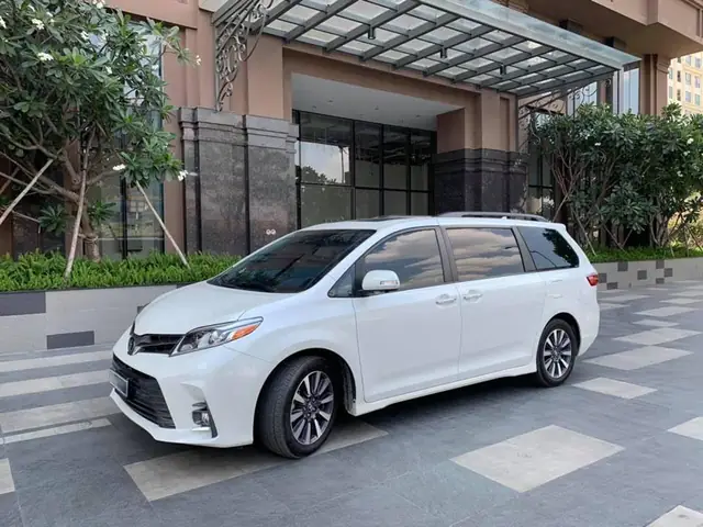 Xe Toyota Sienna 2018
