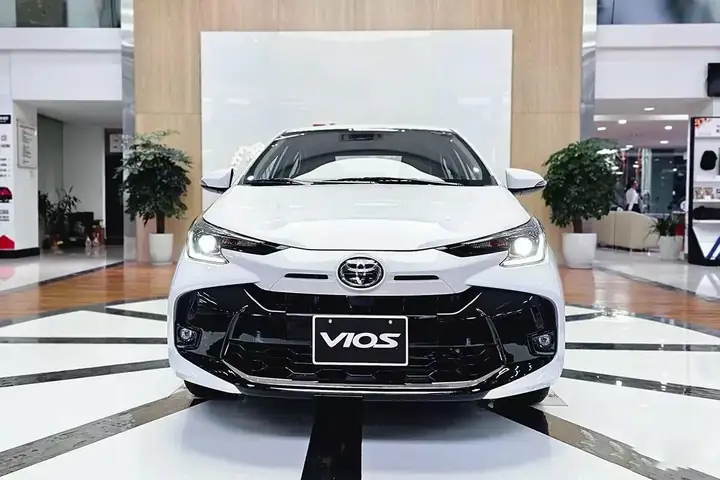 Xe Toyota Vios Giá Bao Nhiêu