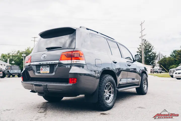 2016 Toyota Land Cruiser Off Road