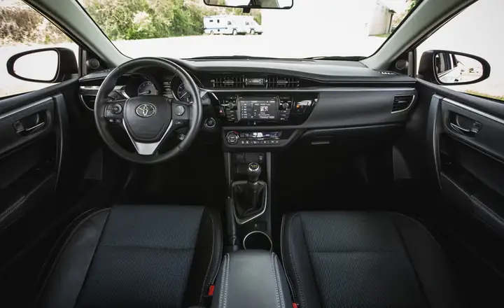 2017 Toyota Corolla Se Interior Features 2017 Toyota Corolla Se Interior Features
