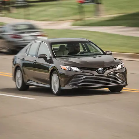 2018 Toyota Camry Hybrid Le Review