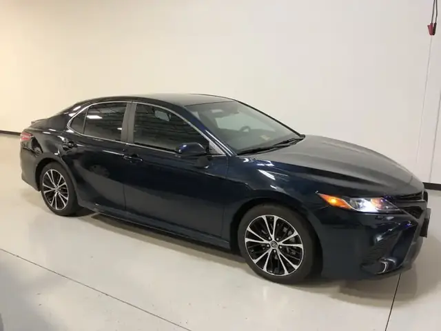 2019 Toyota Camry Se Tinted Windows