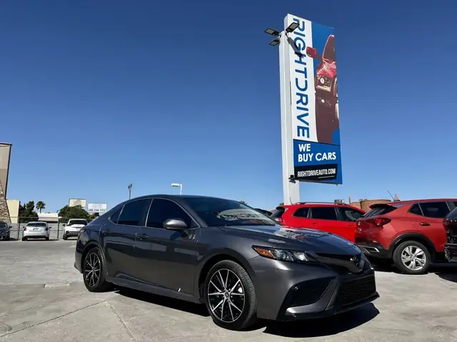 2019 Toyota Camry Se Tinted Windows