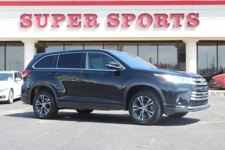 2019 Toyota Highlander Le 2.7 L Suv 2019 Toyota Highlander Le 2.7 L Suv
