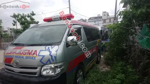 Ba N Xe Cư U Thương Toyota