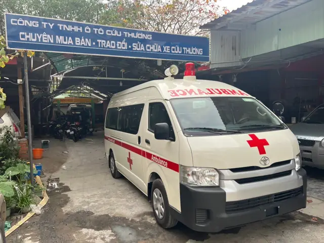 Ba N Xe Cư U Thương Toyota