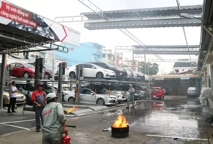 Bãi Giữ Xe Toyota Lý Thường Kiệt