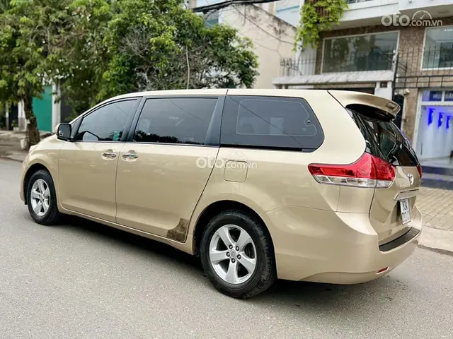 Bán Ô Tô Toyota Sienna 2010