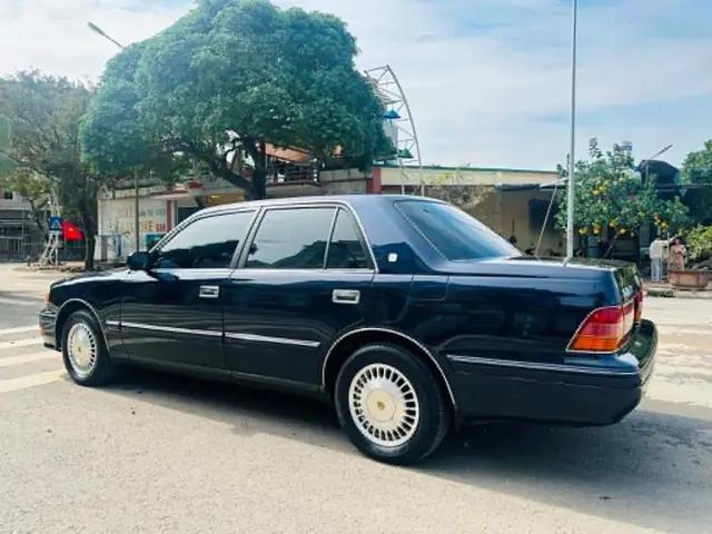 Bán Phụ Tùng Nghĩa Địa Toyota Crown