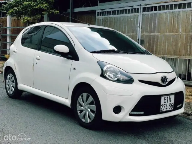 Bán Toyota Aygo 2013 Màu Đỏ