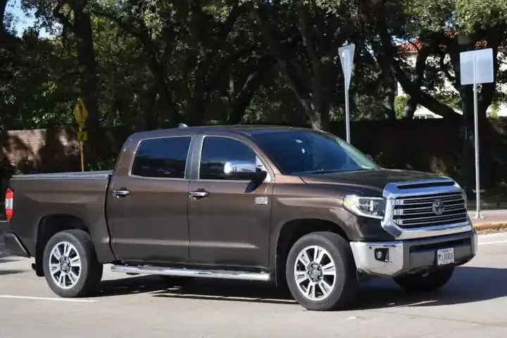 Bán Xe Bán Tải Toyota Tundra