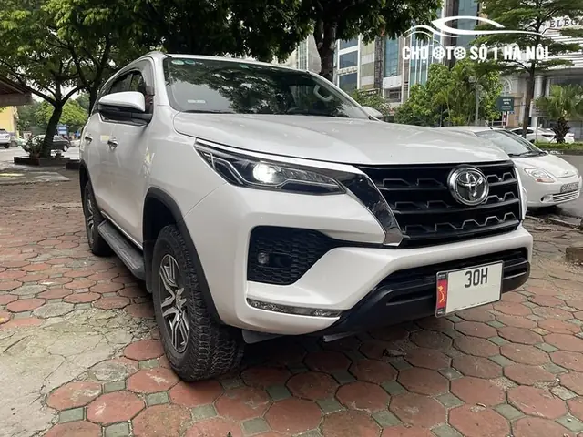 Ban Xe Toyota Fortuner Qua Su Dung Mau Trang Ban Xe Toyota Fortuner Qua Su Dung Mau Trang