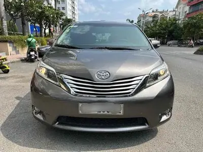 Bán Xe Toyota Sienna 2010 Giá Rẻ